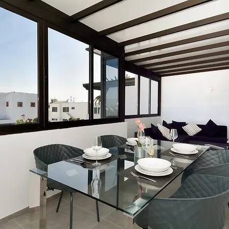 Апартаменти Lava Puerto Del Carmen Sea Views